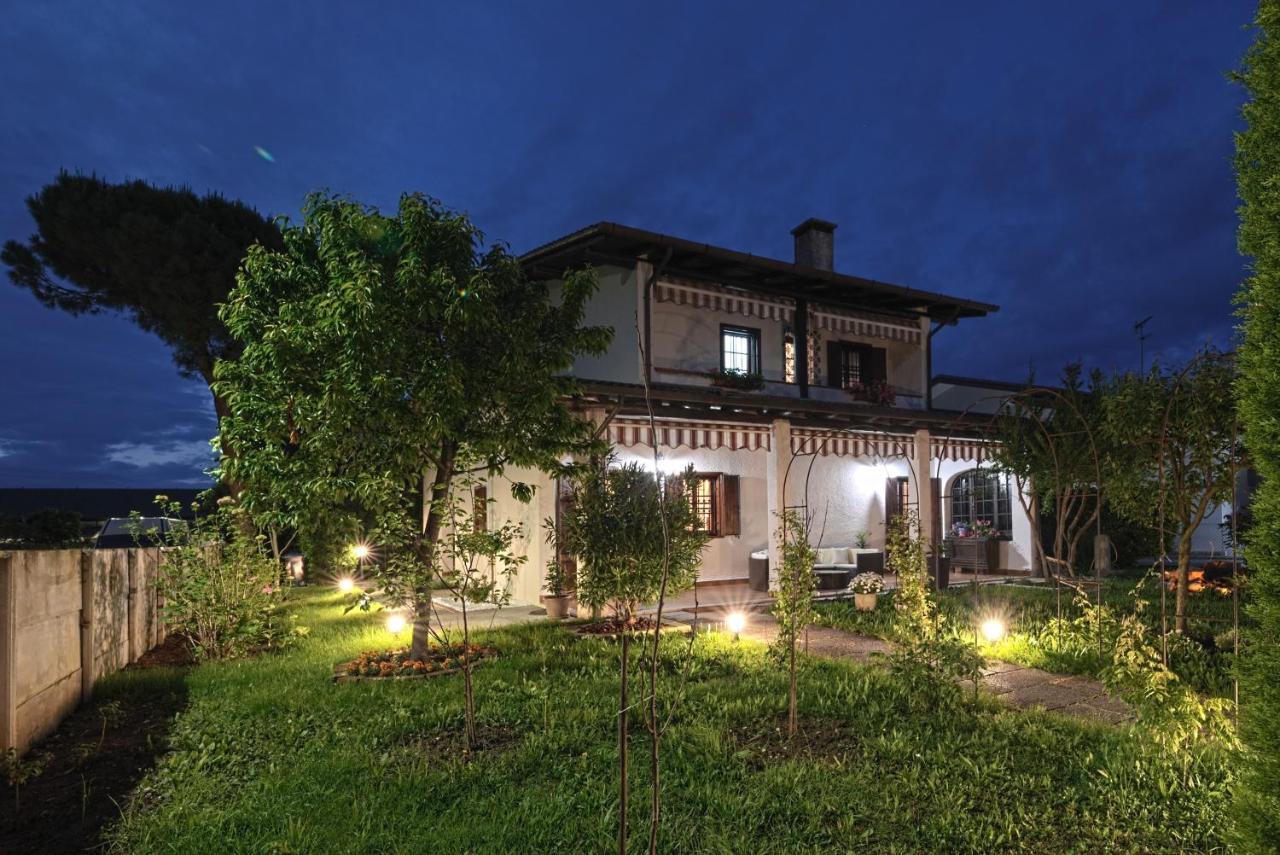 Villa Vecchia Favola House Quarto dʼAltino Exterior foto